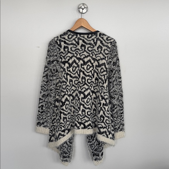 Quinn Black and White Open-Front Cardigan - Picture 4 of 4